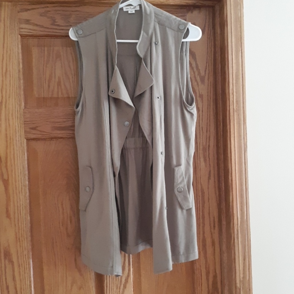 Simply Noelle olive green best